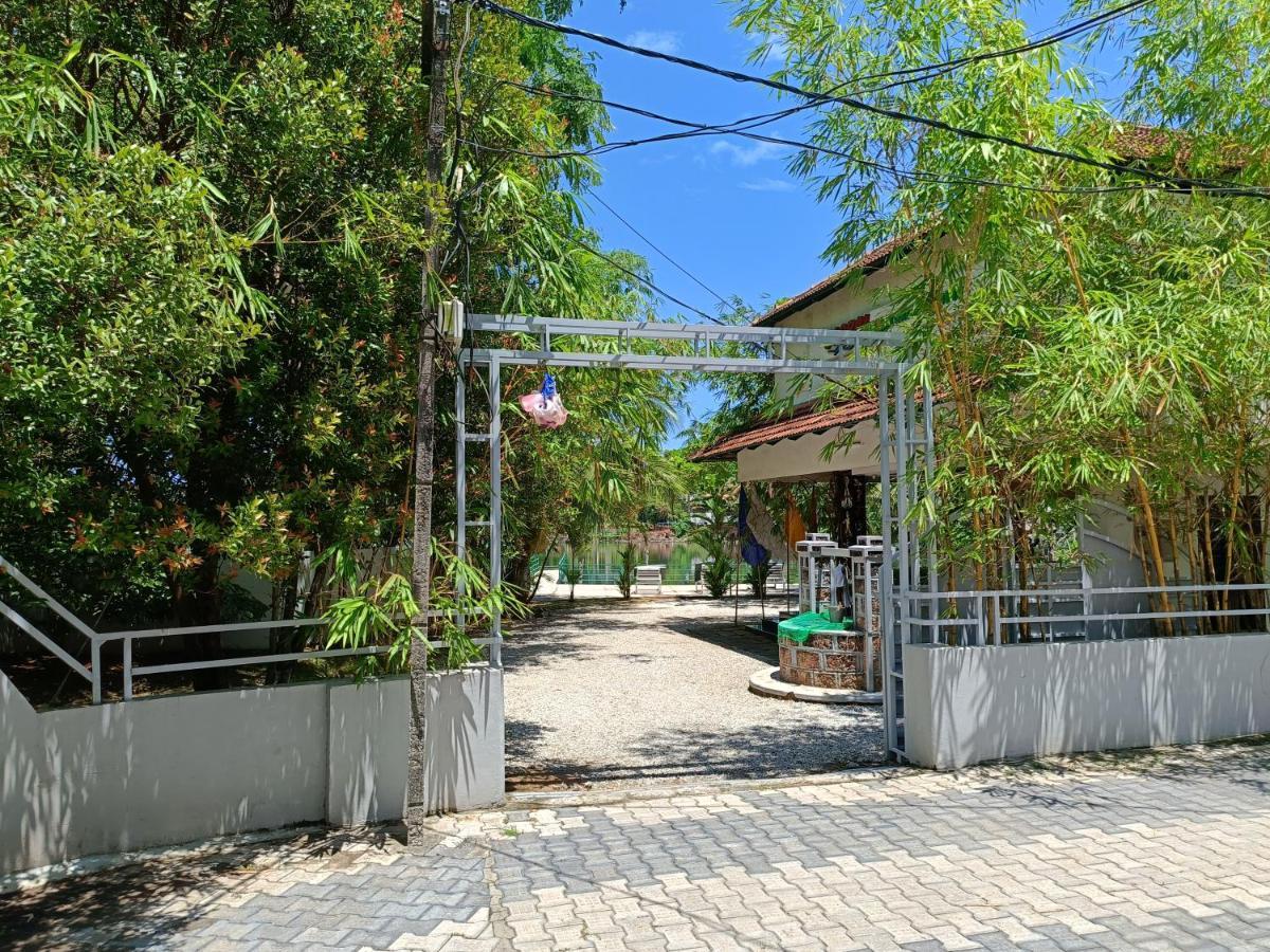 Global Backwater Resort Kollam Dış mekan fotoğraf