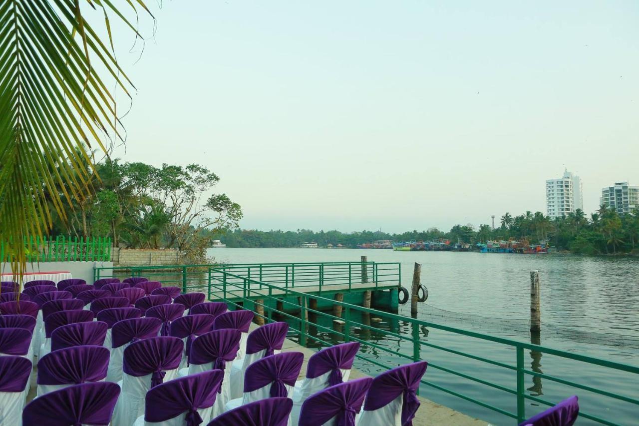 Global Backwater Resort Kollam Dış mekan fotoğraf